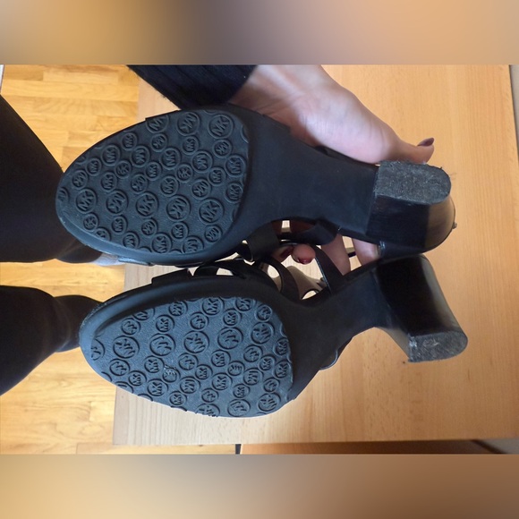 Michael Michael Kors Guiliana Black Leather Heels Sandals Size 9.5 - Picture 6 of 9